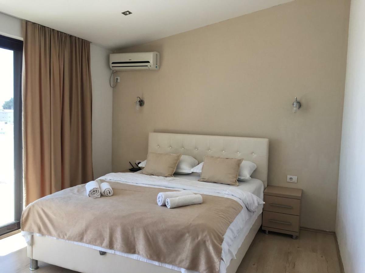 Days Inn Apartments Улцинь Екстер'єр фото