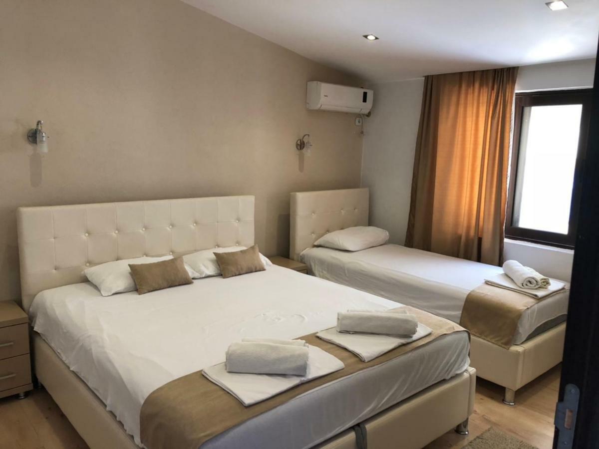 Days Inn Apartments Улцинь Екстер'єр фото